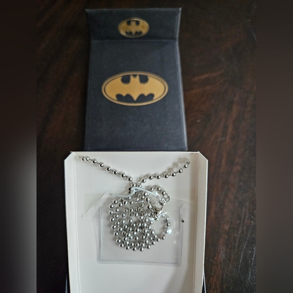 BATMAN Stainless Steel Yellow Plated Dog Tag with 22" bead chain - Picture 4 of 6